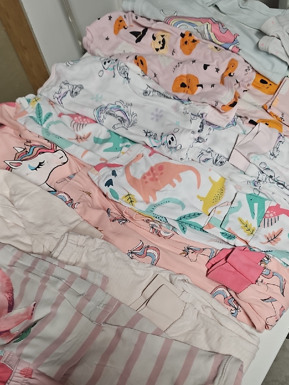 Toddler Girl 3T Pyjamas - Gap, Petit Lem and Carters 8 Pairs In Total